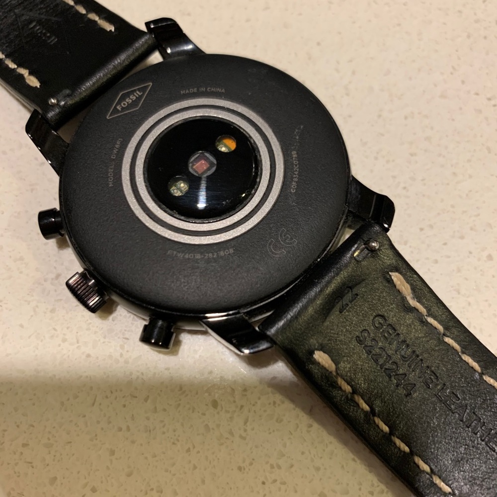 Fossil Gen 4 smart watch with charger. - Picture 5 of 7